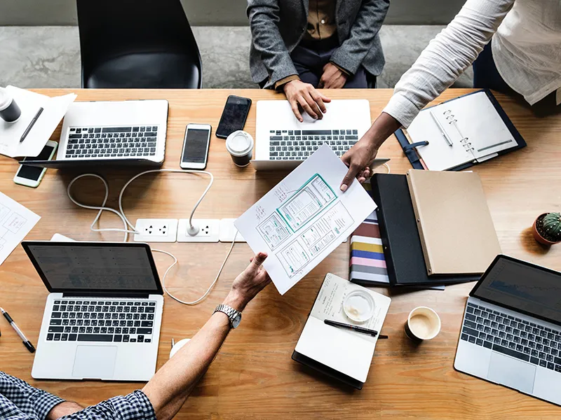 ما الخدمات التي تقدمها شركة برمجة تكنولوجيا الذكاء الاصطناعي